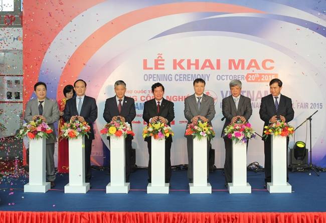 ໄຂງານຕະຫຼາດນັດສິນຄ້າອຸດສາຫະກຳຫວຽດນາມ2015